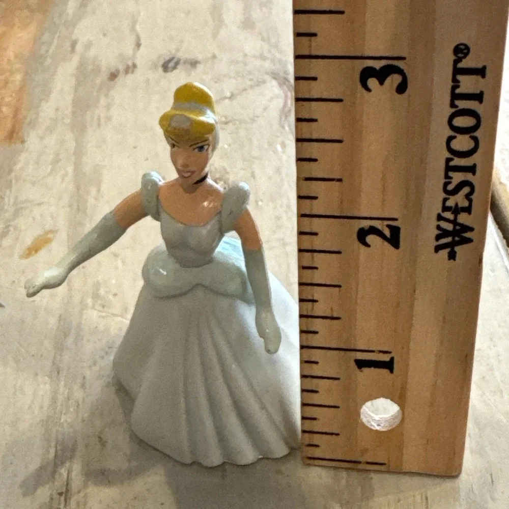 VINTAGE DISNEY CINDERELLA PVC FIGURINE APPLAUSE DECOPAC CAKE TOPPER 80s/90s